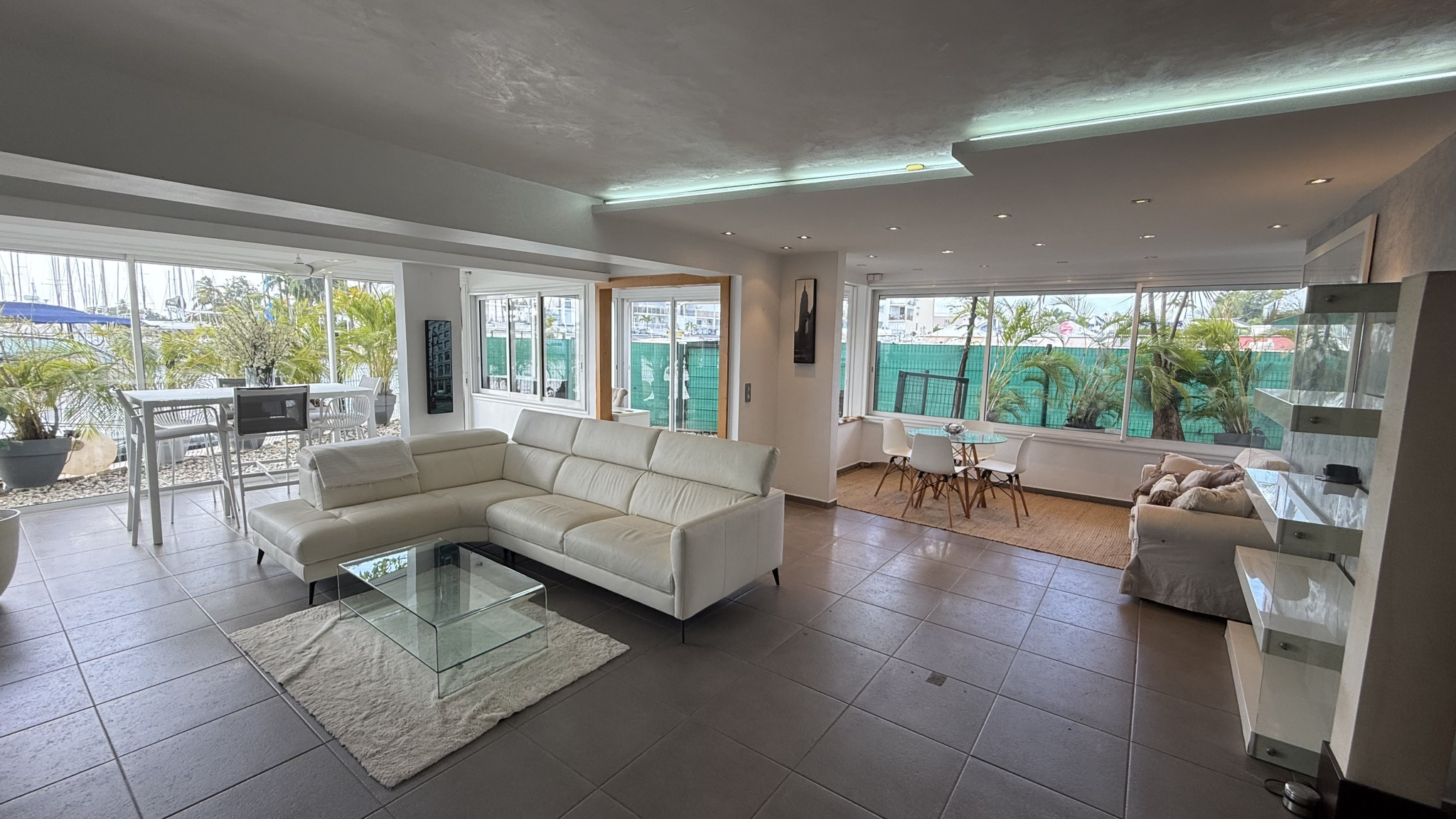 Appartement à louer à Le gosier, 146 m², 4 pièces – photo 1 sur 22
