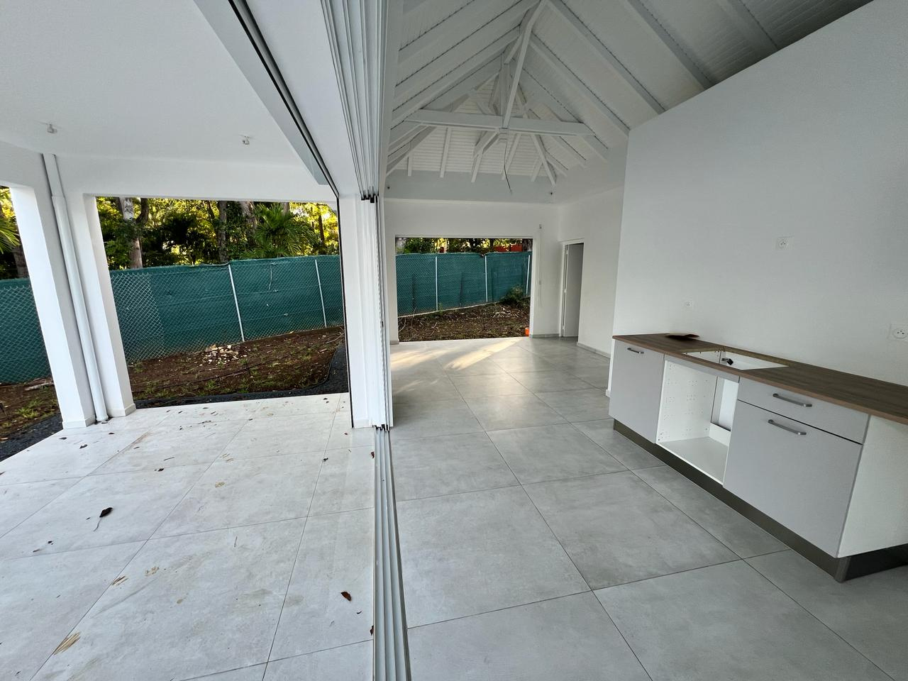 Appartement à louer à Baie mahault, 100 m², 4 pièces – photo 2 sur 6